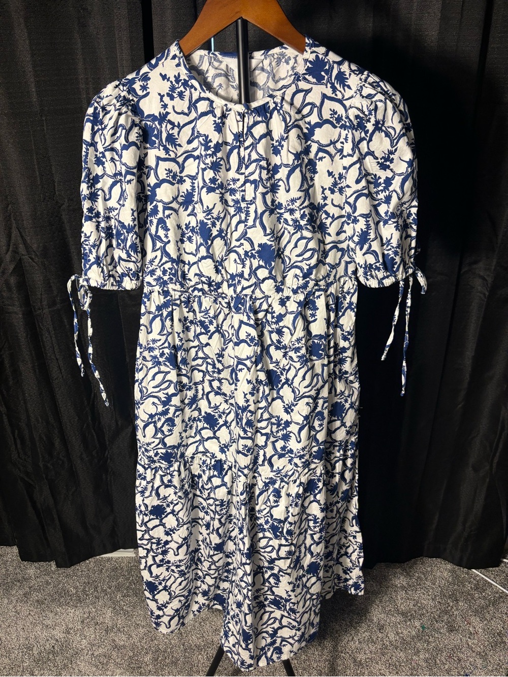 Time and Tru Blue and White Floral Tie-Sleeve Midi Dress